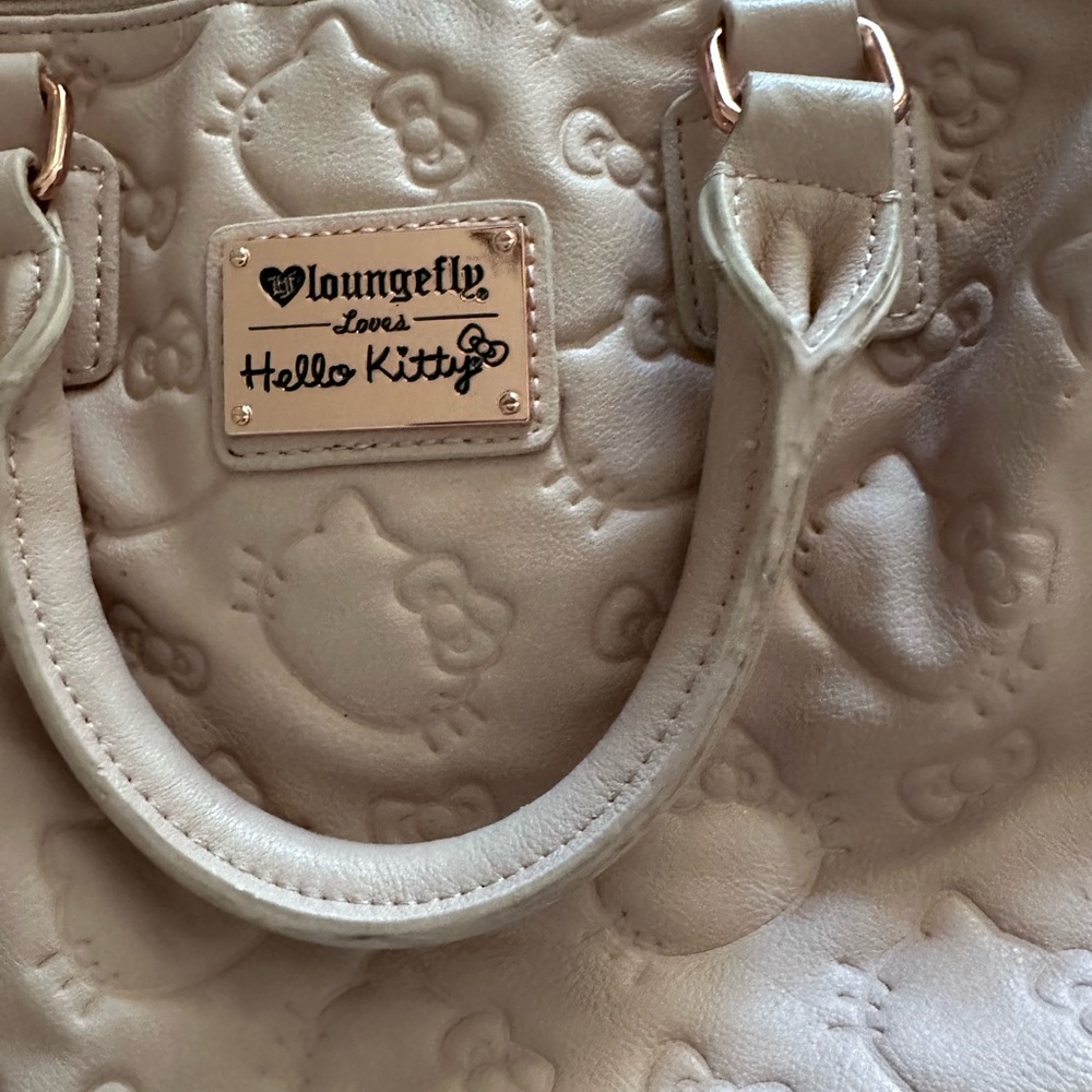 Women’s Loungefly loves Hello Kitty Purse - Picture 15 of 16